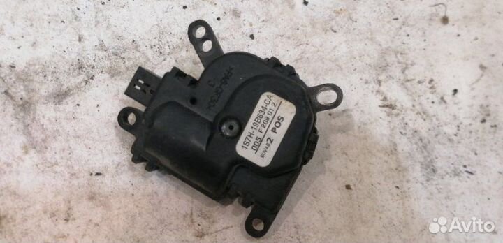 Сервопривод заслонки печки Ford Focus 2 седан 1.4