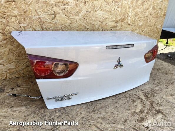Mitsubishi Lancer 10 крышка багажника в сборе