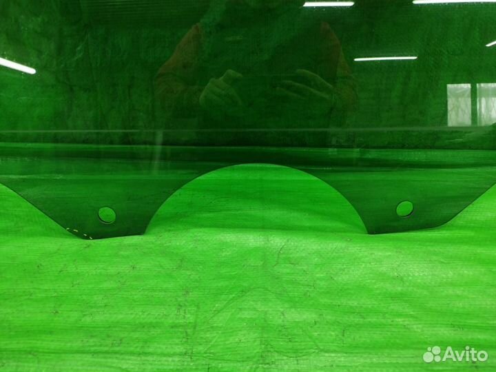 Стекло двери прав. зад. Volkswagen Touareg