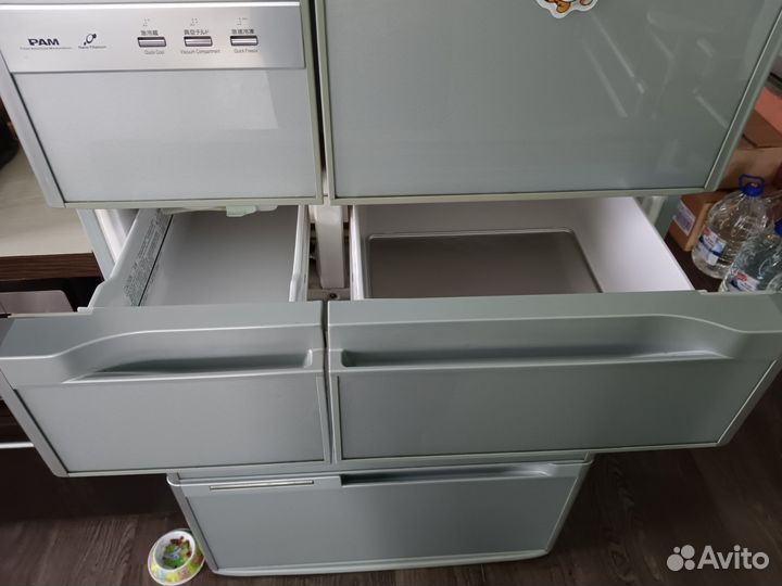 Холодильник многодверный полностью рабочий
