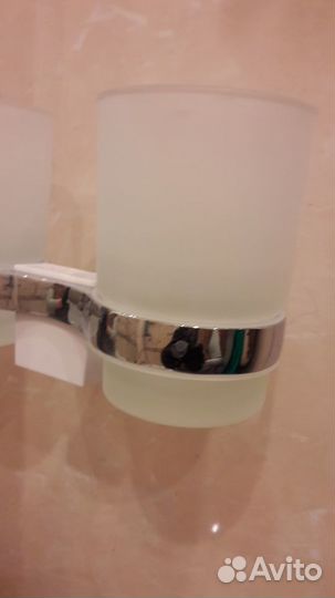 Стакан от набора в ванную