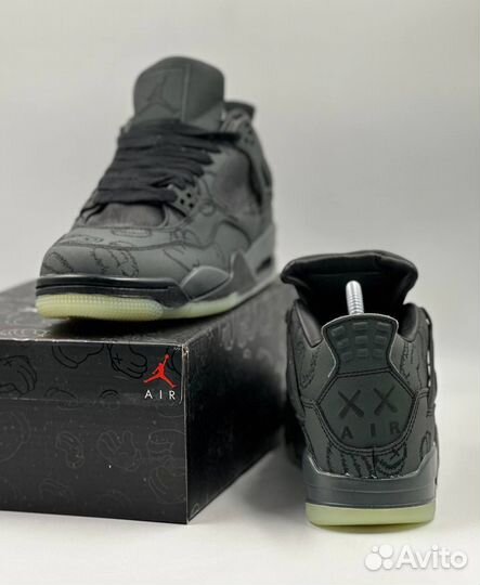 Nike Air Jordan 4 Retro Kaws