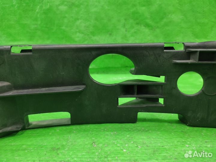 Крепление бампера прав. перед. Volkswagen Touareg