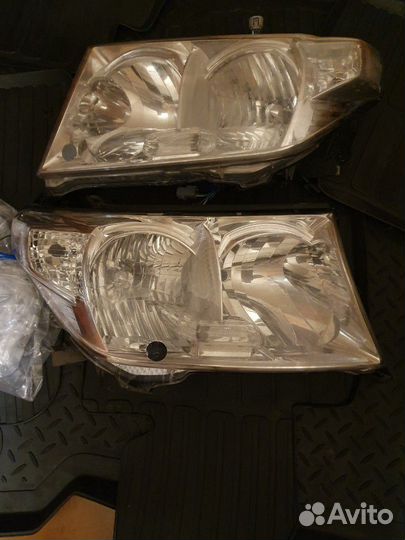 Фары Land Cruiser 200 08-11 год