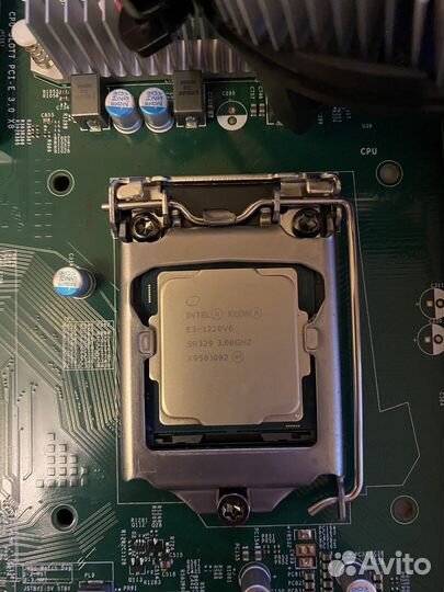 Серверная материнская плата Supermicro X11SSL-F