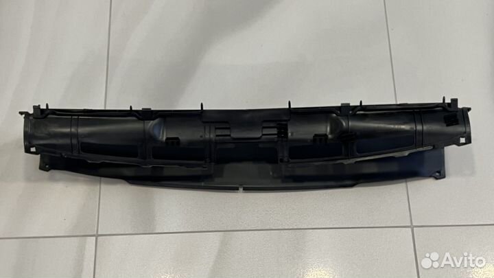 95B121710A1E0 Дефлектор радиатора Porsche Macan