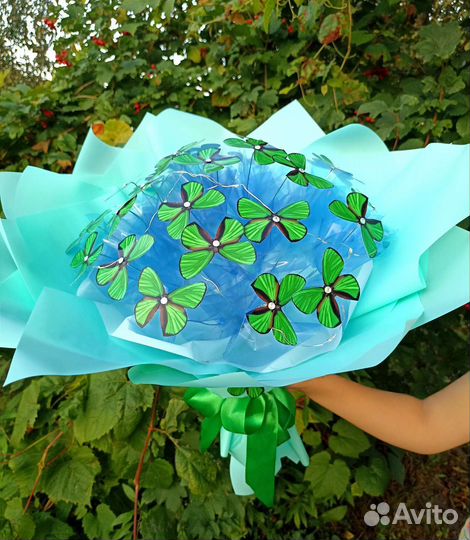 Букет из 25 бабочек со стразами