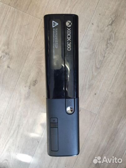 Приставка Microsoft Xbox 360 E 500GB