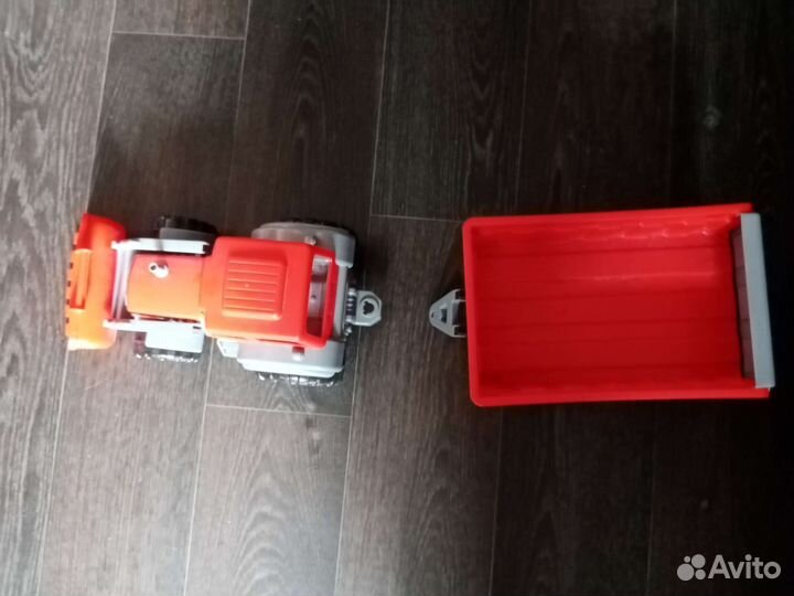 Трактор с прицепом