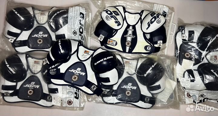 Нагрудники хоккейные Jofa,новые взрослые