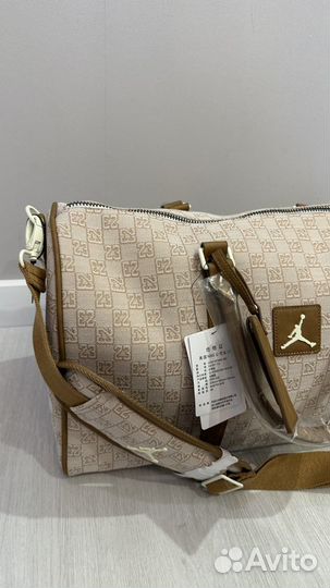 Jordan monogram duffle bag бежевая