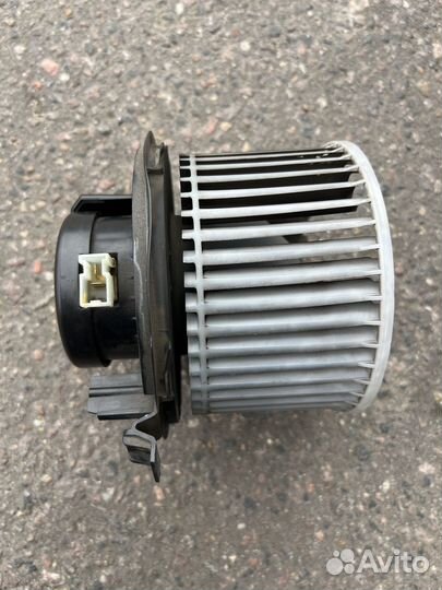 Мотор печки Nissan Tiida