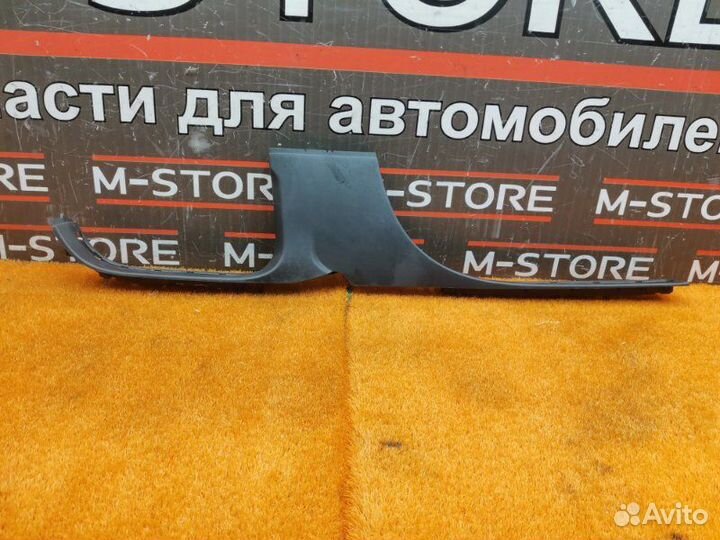 Накладка на порог салона левая Volkswagen Touareg