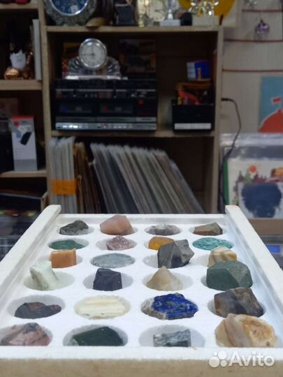 Камни и минералы коллекция