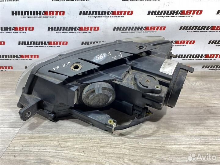 Фара правая VW Пассат Б6