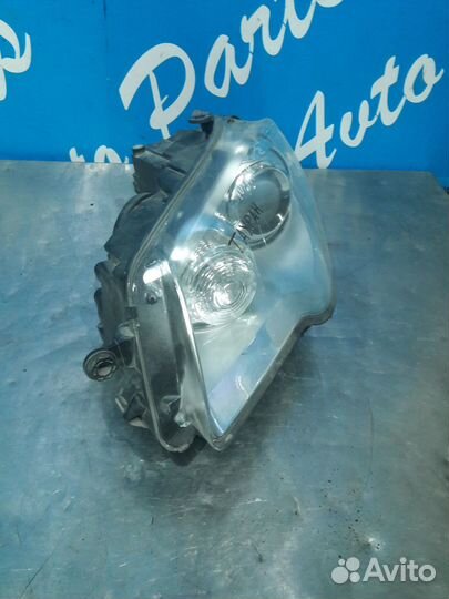 Фольксваген Тауран фара левая