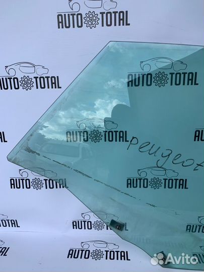 Стекло двери переднее левое Peugeot 308 EP6 2008