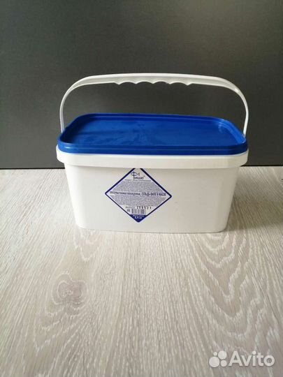 Ведро пластиковое с крышкой