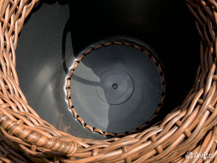 Кашпо из ротанга