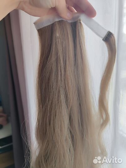 Волосы на заколках русые