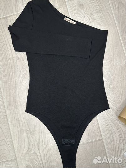 Боди с одним рукавом