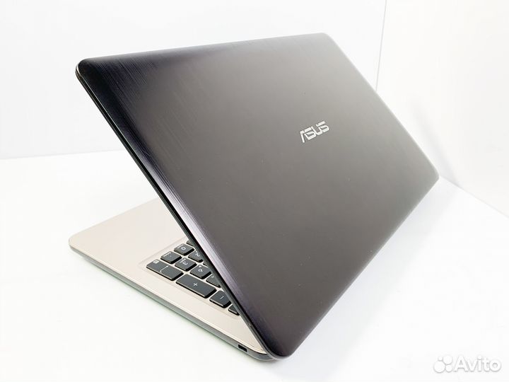 Ноутбук Asus i3/8Gb/SSD240Gb