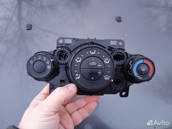 Блок управления Печкой Ford Fiesta MK6