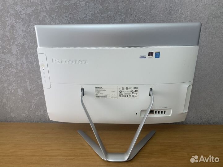 Монитор Lenovo