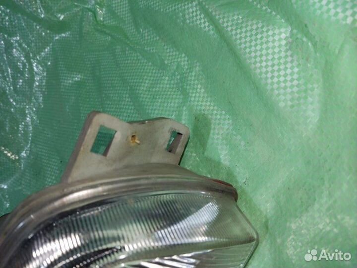 Фара правая Mitsubishi Lancer 7 седан 1.6I 1995