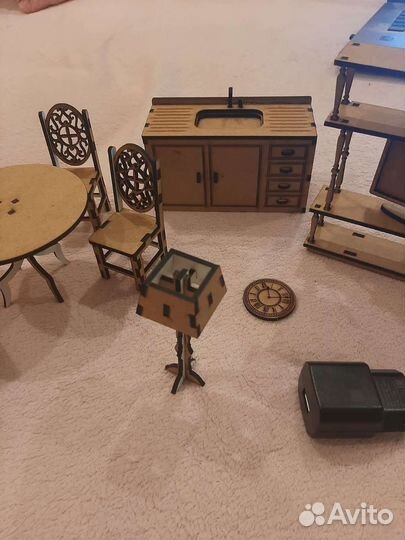Мебель для кукольного домика