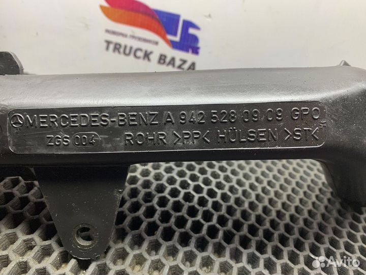 A9425280909 Маслозаливная горловина