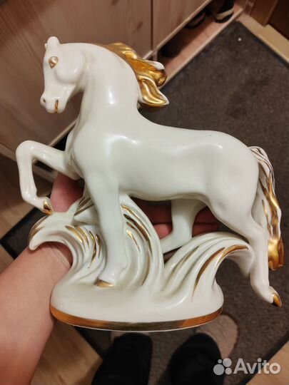Фарфоровый конь лфз
