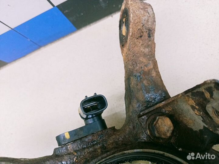 Кулак поворотный передний правый Land Cruiser (150