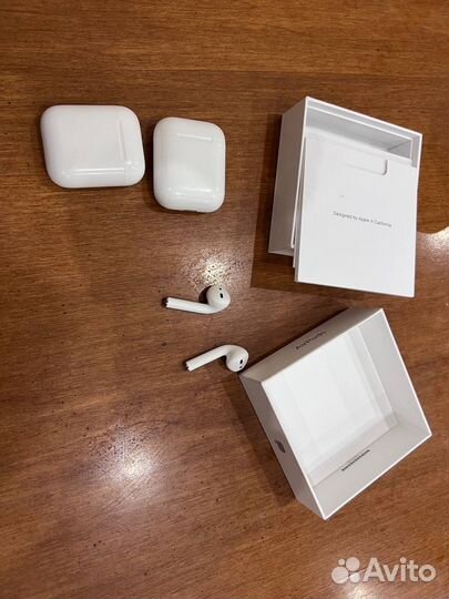 Airpods 1 б/у оригинал 2 кейса