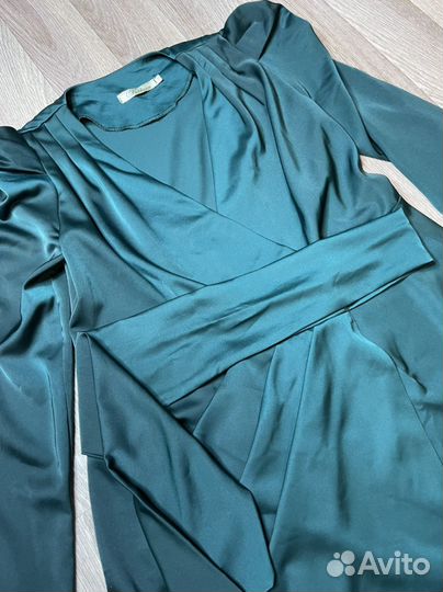 Платье вечернее на Новый год праздник изумрудное