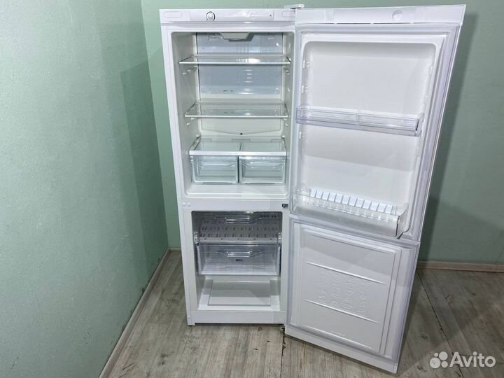Холодильник Indesit