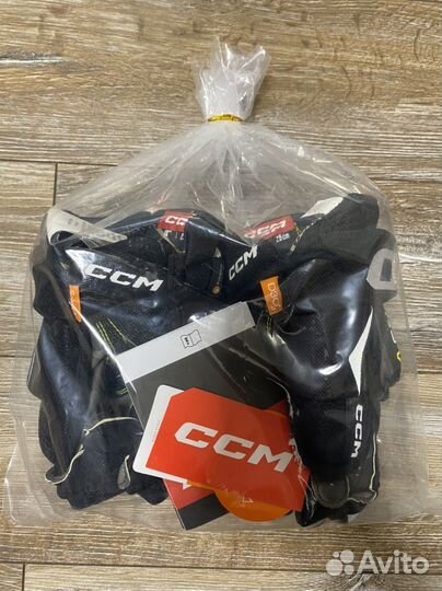 Хоккейные перчатки (краги) CCM AS-V JR BK/WH (10)