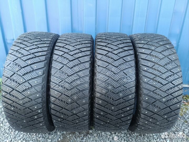 Goodyear UltraGrip Ice Arctic SUV 215/55 R18 99T