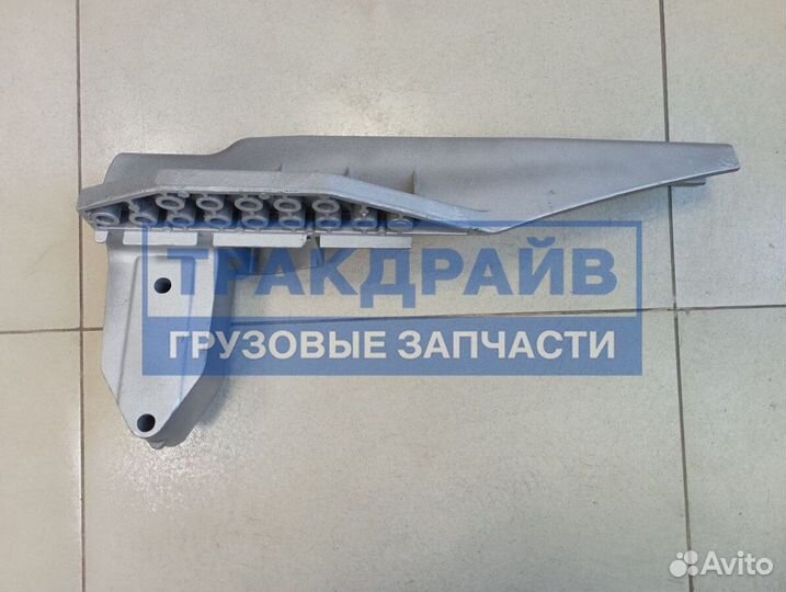 Кронштейн бампера Mercedes Actros MP2 левый