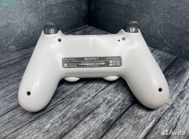 Геймпад DualShock 4