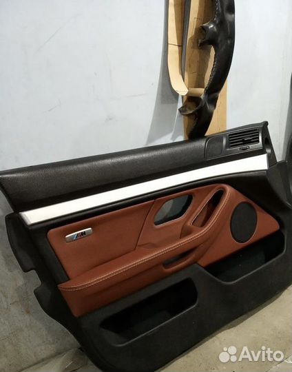 Перетяжка дверных карт авто на Кропоткина