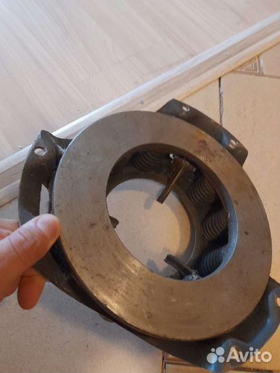 Диск сцепления нажимной (корзина) новый