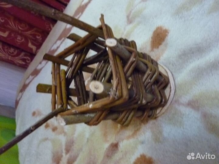 Винтажные мелочи: кружка, яйца, корзина