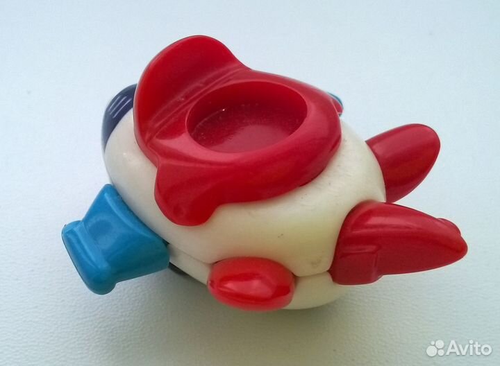 Игрушка из киндер-сюрприза