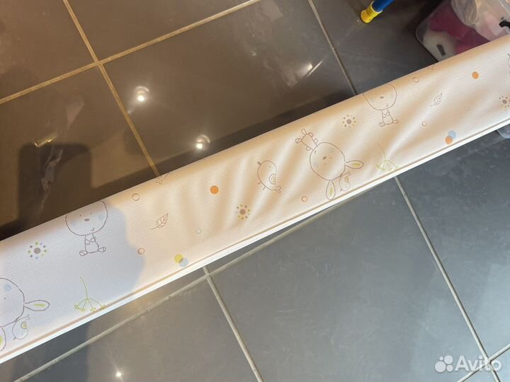 Пеленальная доска на кроватку