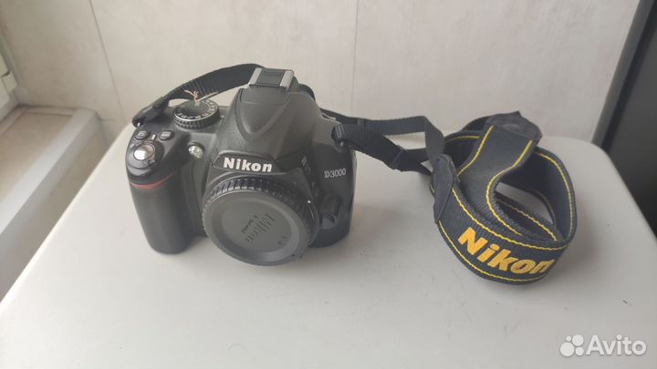 Nikon D3000 body (пробег 17 т)