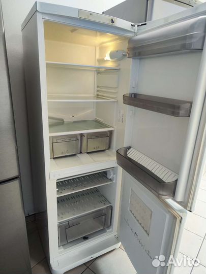 Холодильник ariston