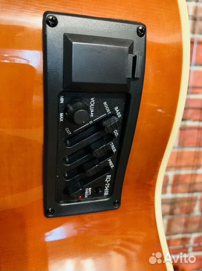 Гитара со звукоснимателем + каподастр