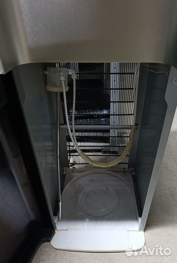 Диспенсер для воды (кулер )