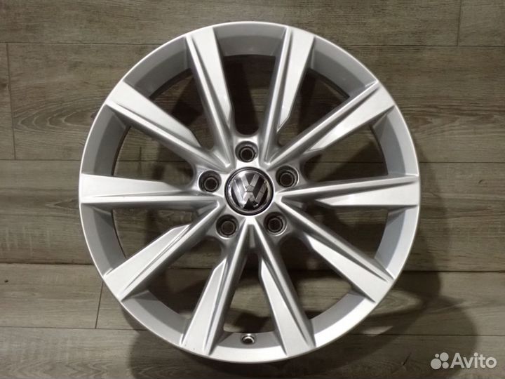 Комплект R17 оригинальных дисков VW Tiguan